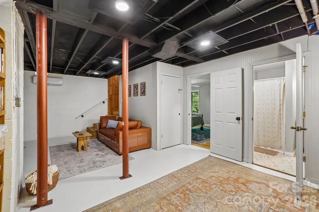 637 Cascade Lake Road Pisgah Forest NC 28768
