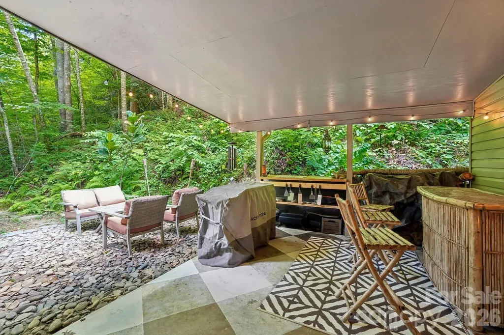 637 Cascade Lake Road Pisgah Forest NC 28768