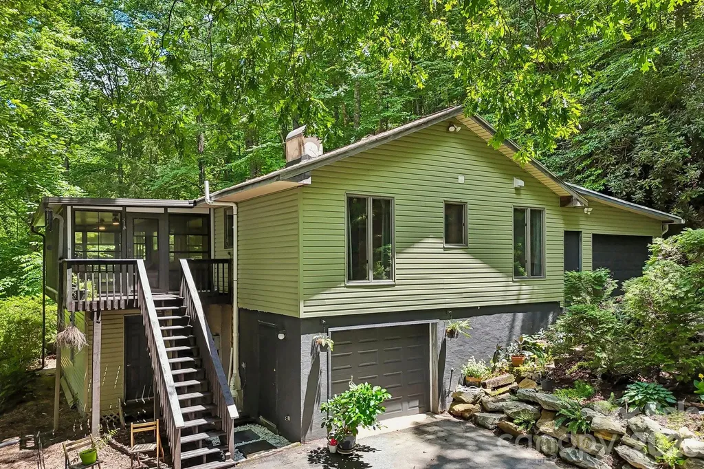 637 Cascade Lake Road Pisgah Forest NC 28768