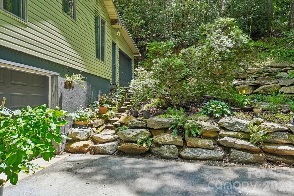 637 Cascade Lake Road Pisgah Forest NC 28768