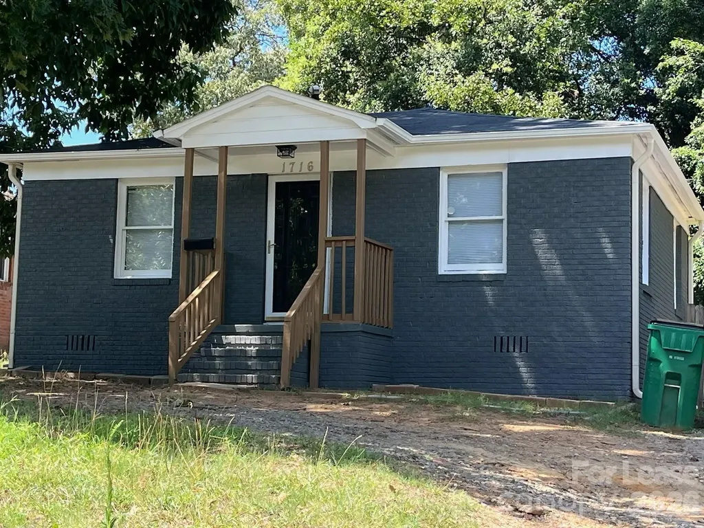 1716 Catherine Simmons Avenue Charlotte NC 28216