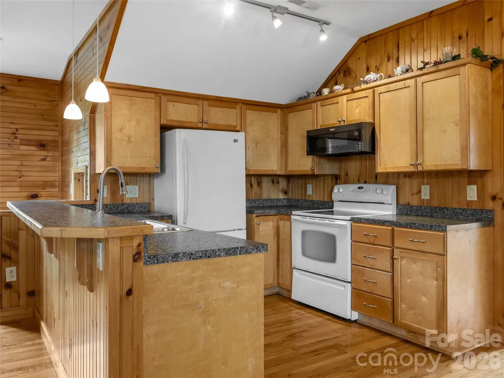 197 Arlys Lane Tryon NC 28782