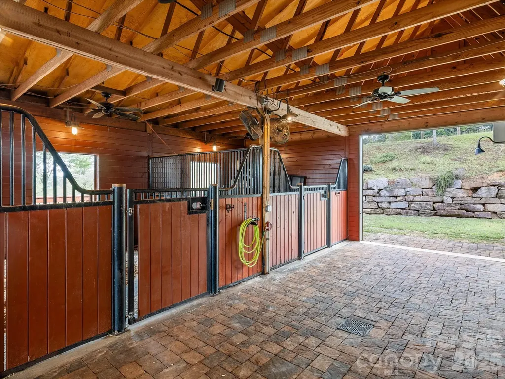197 Arlys Lane Tryon NC 28782