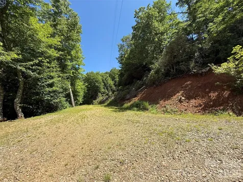 999 Hawks Nest Drive Burnsville NC 28714