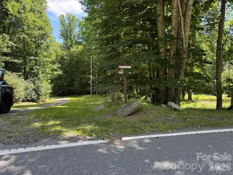 999 Hawks Nest Drive Burnsville NC 28714