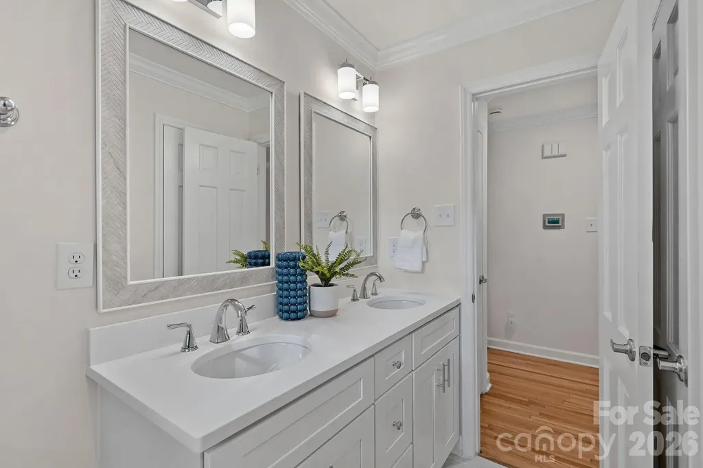 1100 Braeburn Road Charlotte NC 28211