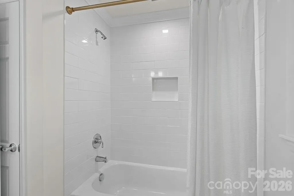 1100 Braeburn Road Charlotte NC 28211