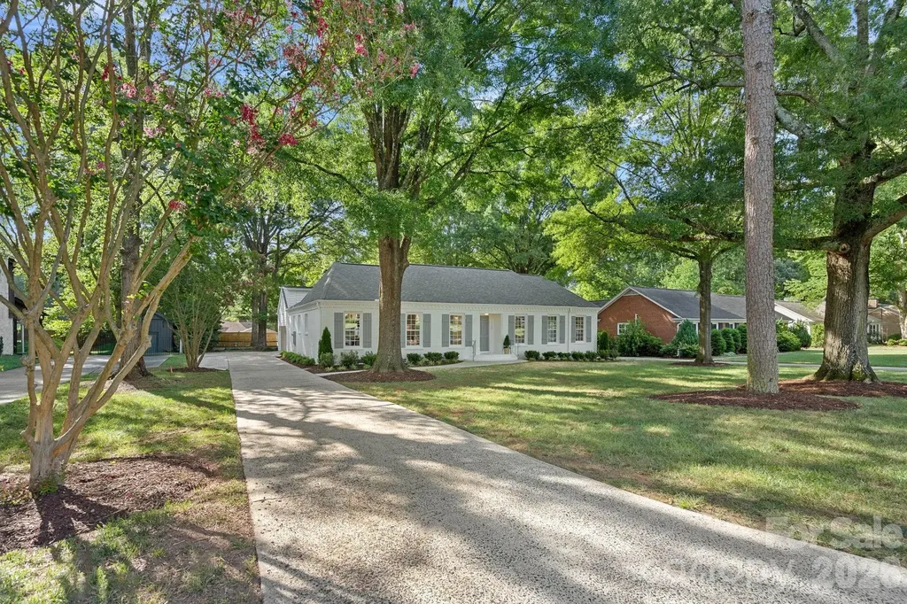 1100 Braeburn Road Charlotte NC 28211