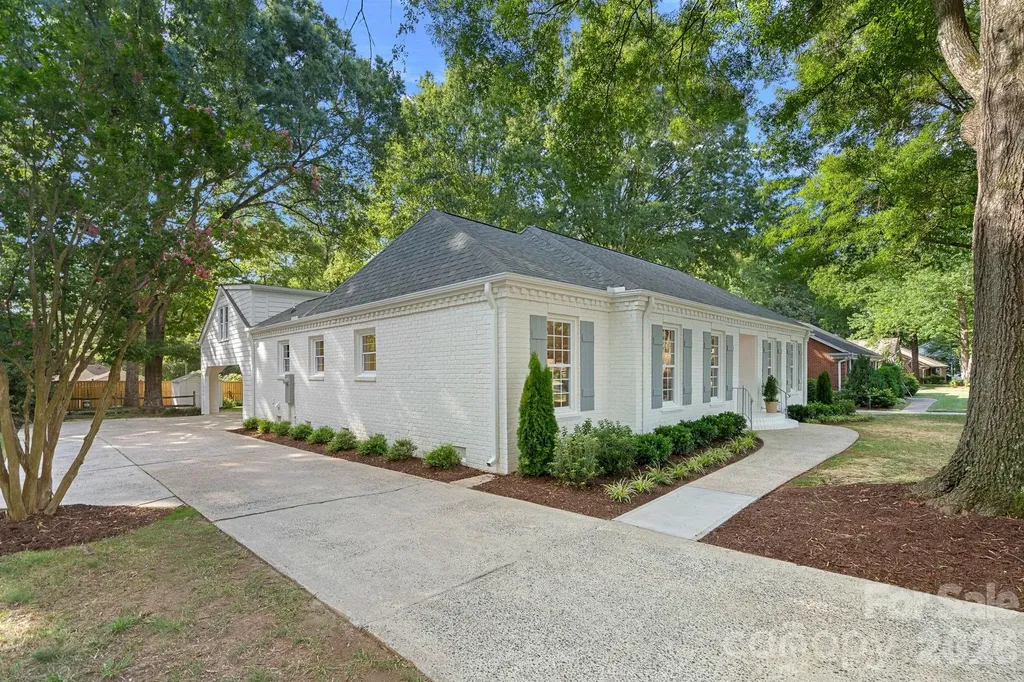 1100 Braeburn Road Charlotte NC 28211