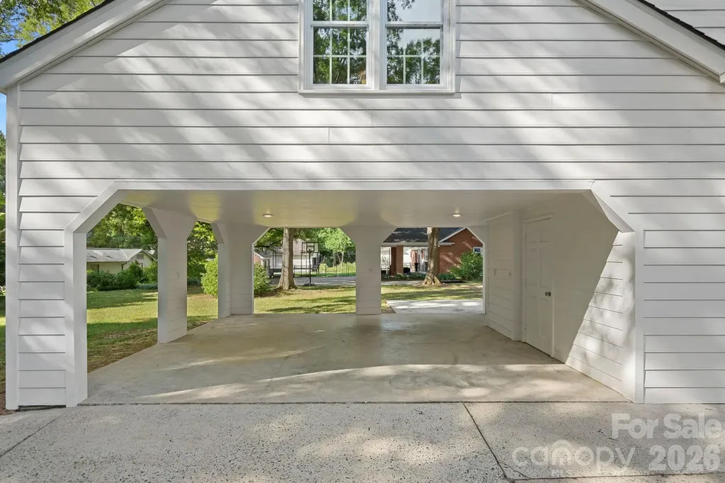 1100 Braeburn Road Charlotte NC 28211