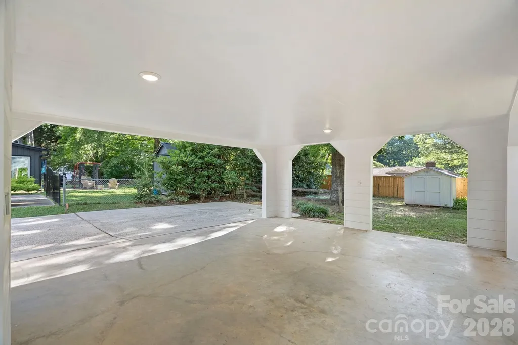1100 Braeburn Road Charlotte NC 28211