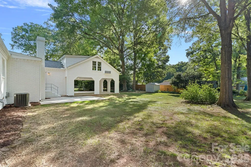 1100 Braeburn Road Charlotte NC 28211