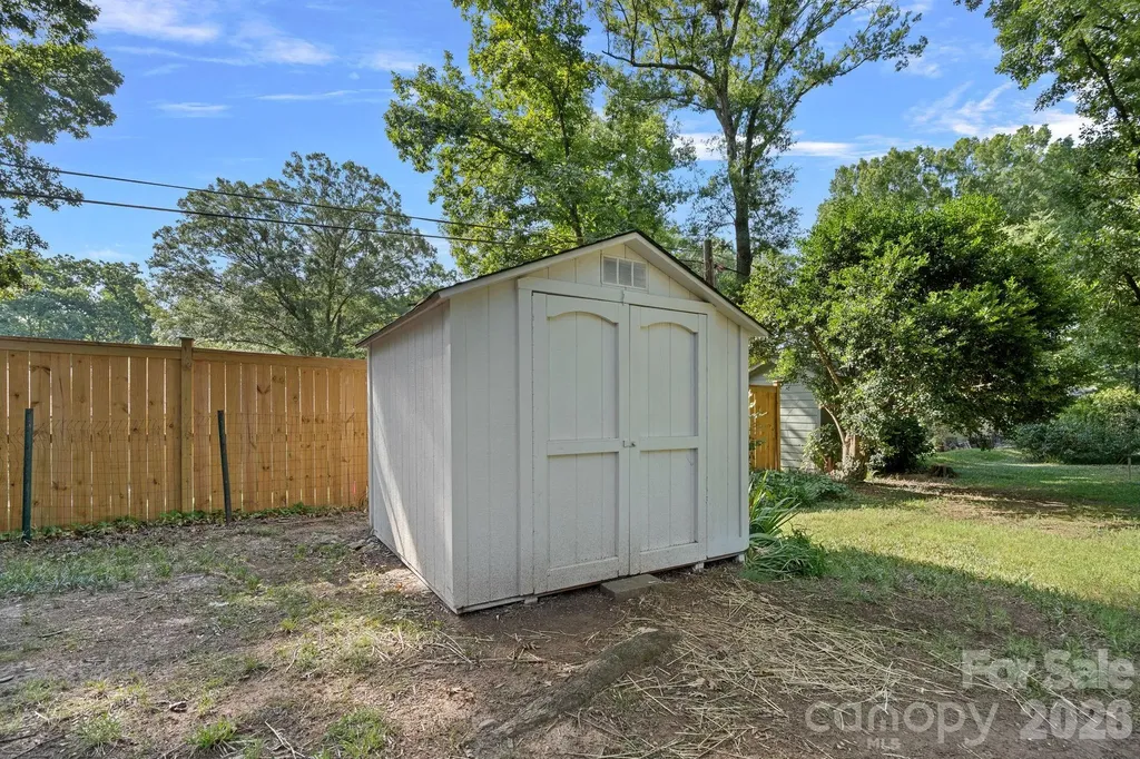 1100 Braeburn Road Charlotte NC 28211