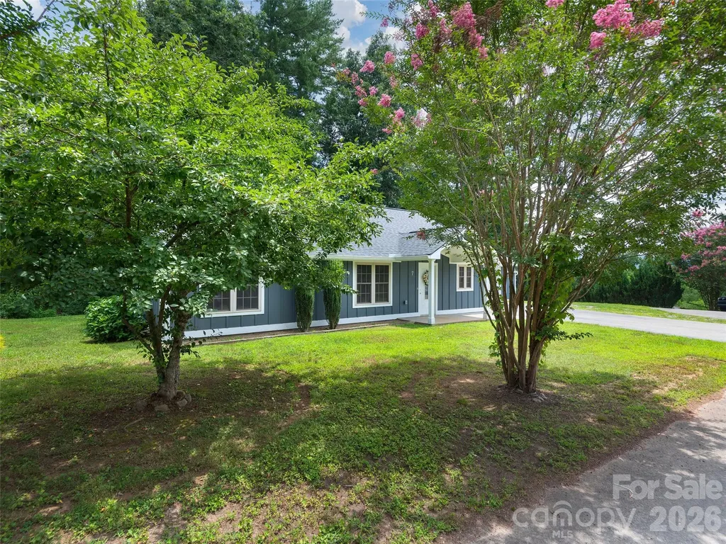7 Mcgee Ridge Road Fairview NC 28730