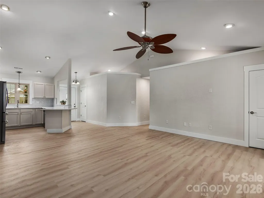 7 Mcgee Ridge Road Fairview NC 28730
