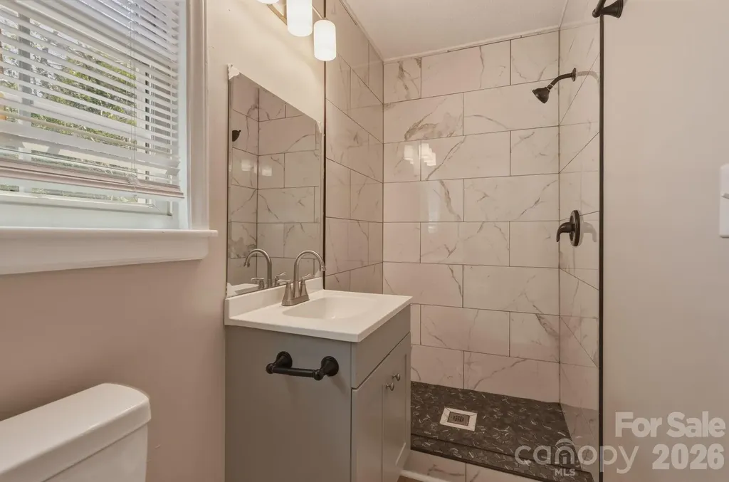 4706 Brooktree Drive Charlotte NC 28208