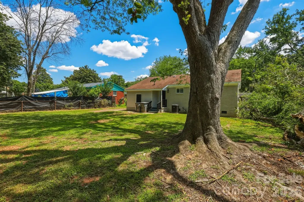 4706 Brooktree Drive Charlotte NC 28208