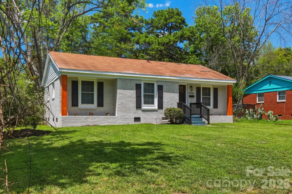 4706 Brooktree Drive Charlotte NC 28208