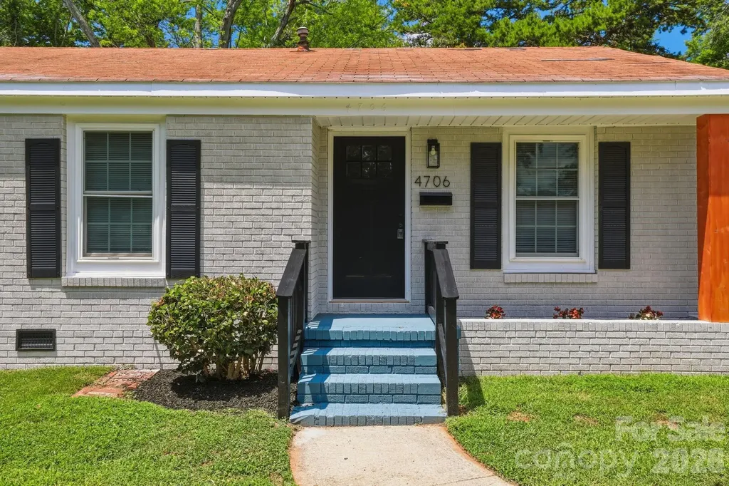 4706 Brooktree Drive Charlotte NC 28208