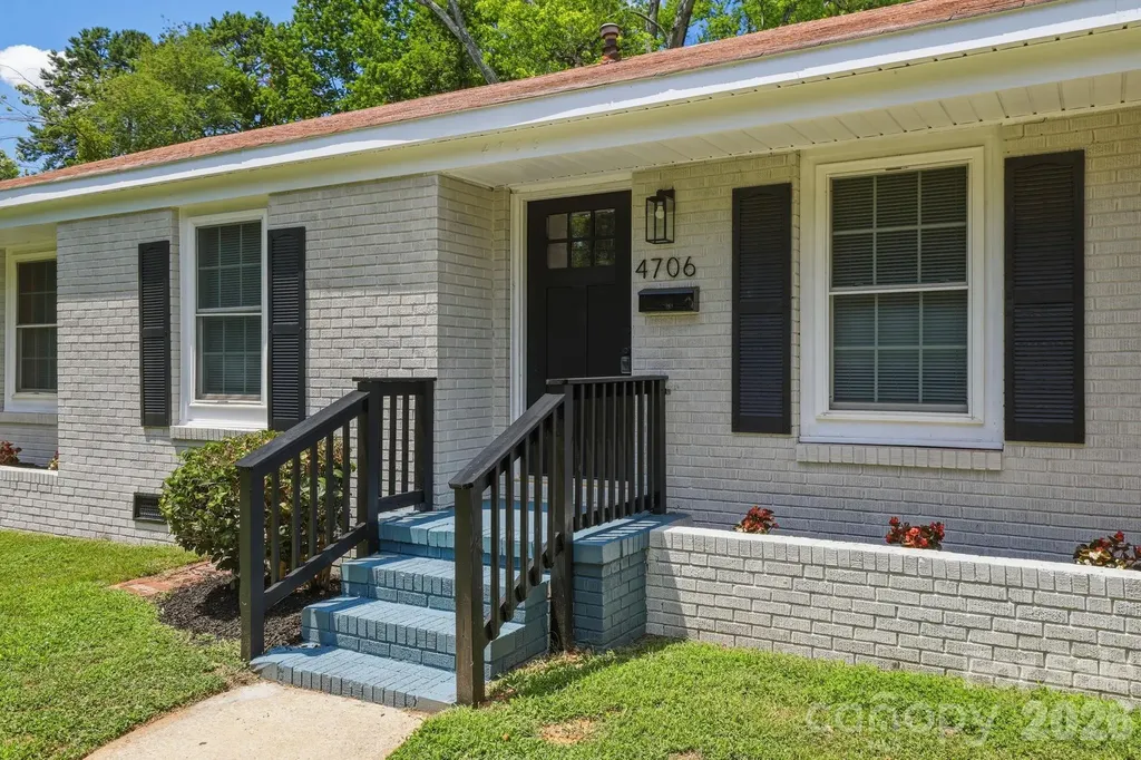 4706 Brooktree Drive Charlotte NC 28208