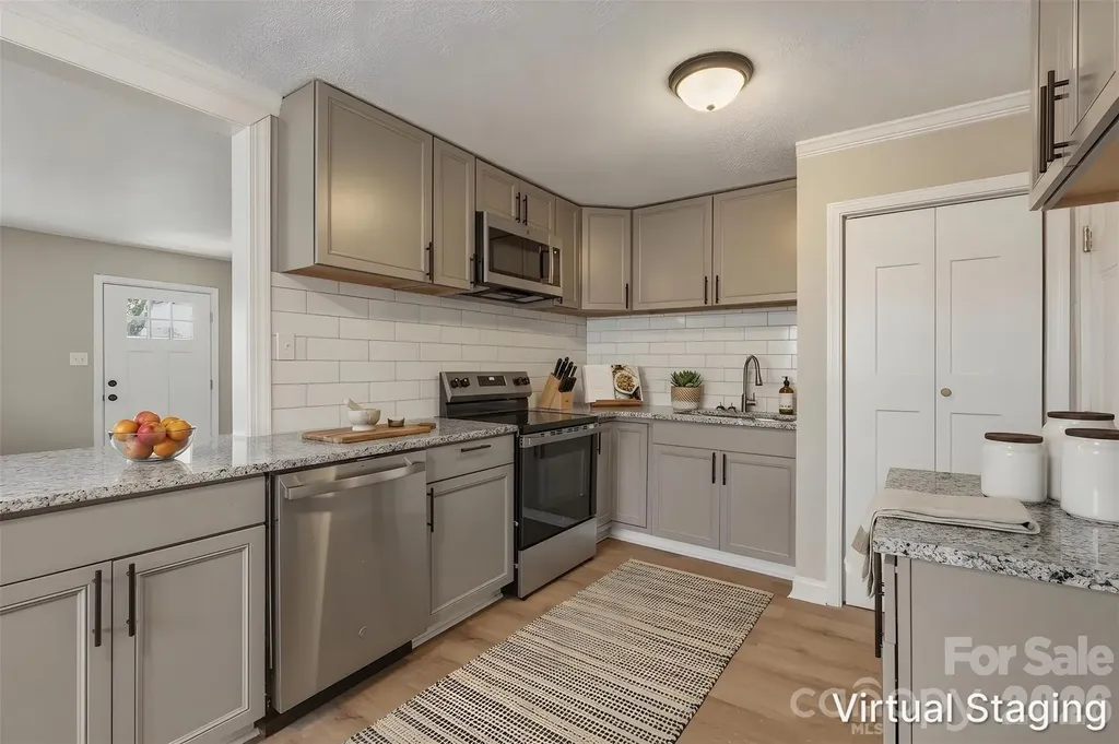 4706 Brooktree Drive Charlotte NC 28208