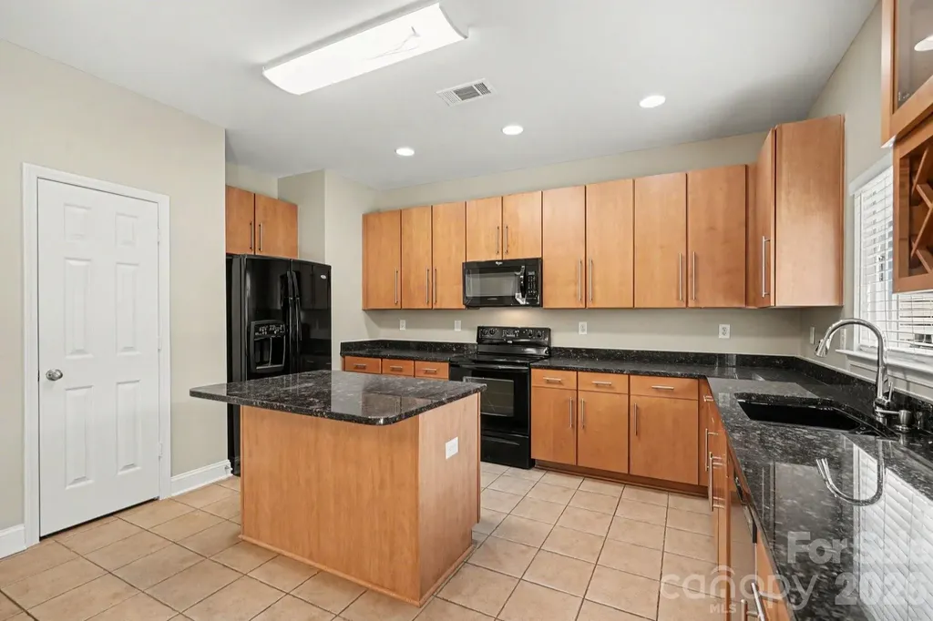 9228 Seamill Road Charlotte NC 28278