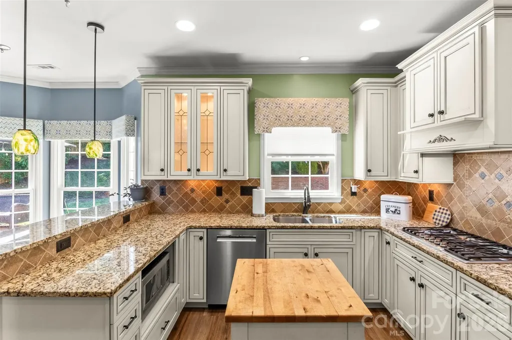 635 Highland Ridge Road Mooresville NC 28115