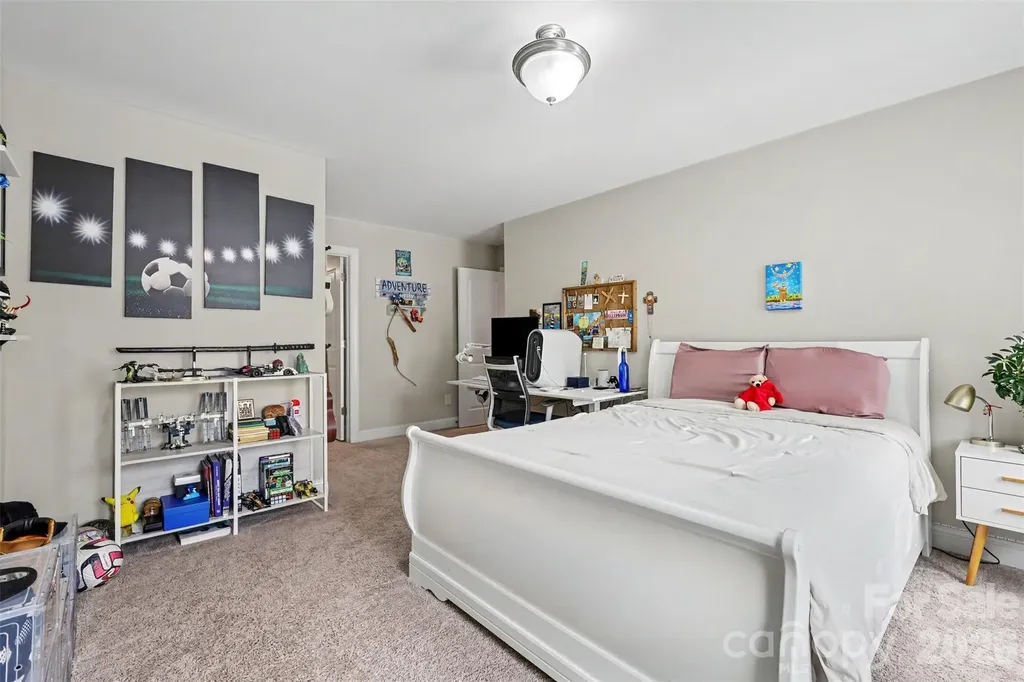 9014 Manor Oak Court Charlotte NC 28277