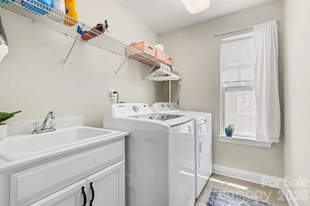 9014 Manor Oak Court Charlotte NC 28277