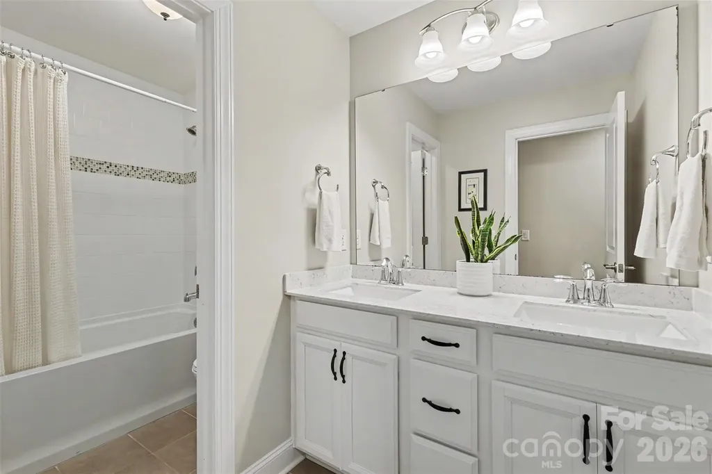 9014 Manor Oak Court Charlotte NC 28277