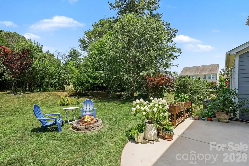 9014 Manor Oak Court Charlotte NC 28277