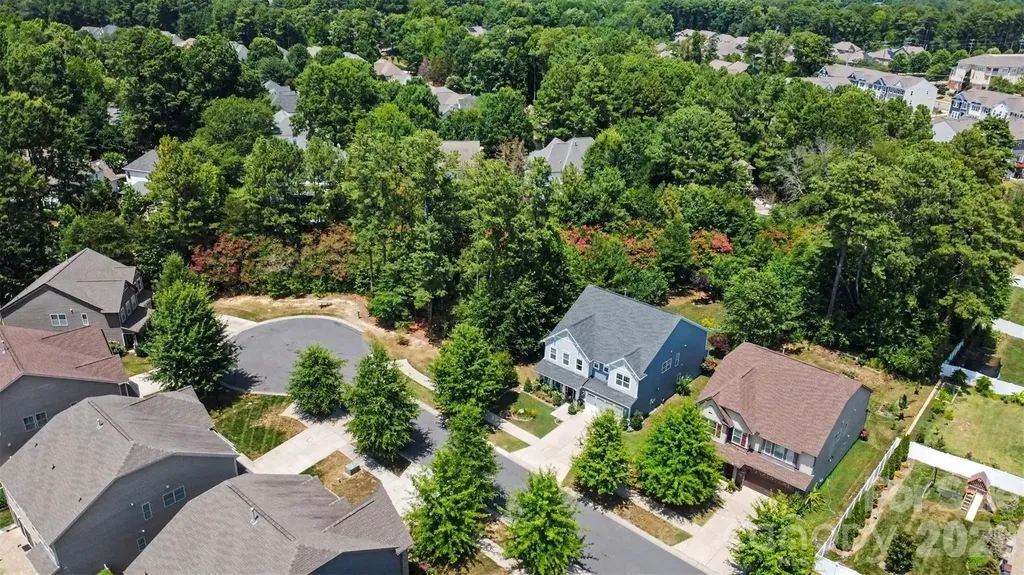9014 Manor Oak Court Charlotte NC 28277