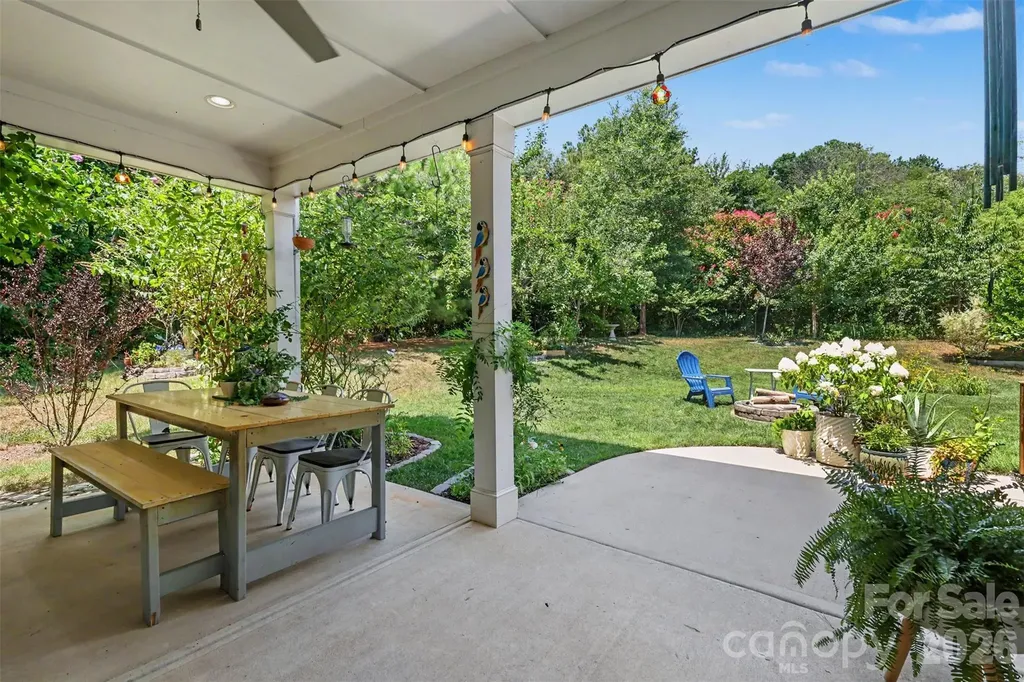 9014 Manor Oak Court Charlotte NC 28277