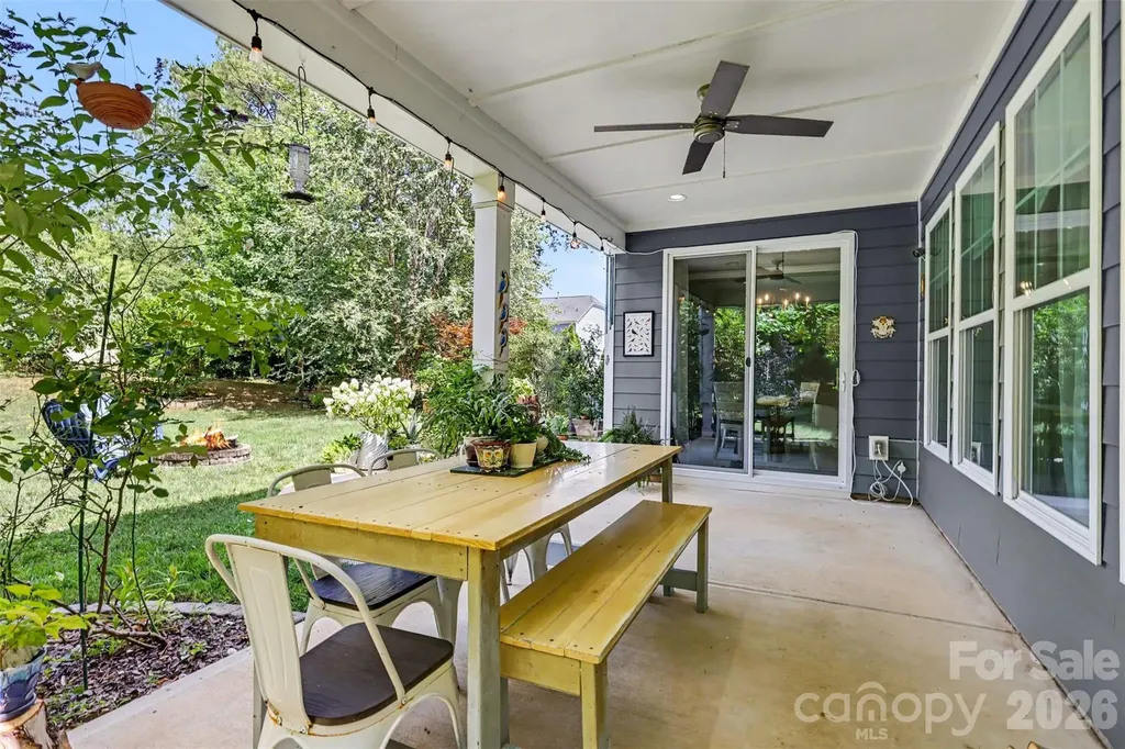 9014 Manor Oak Court Charlotte NC 28277