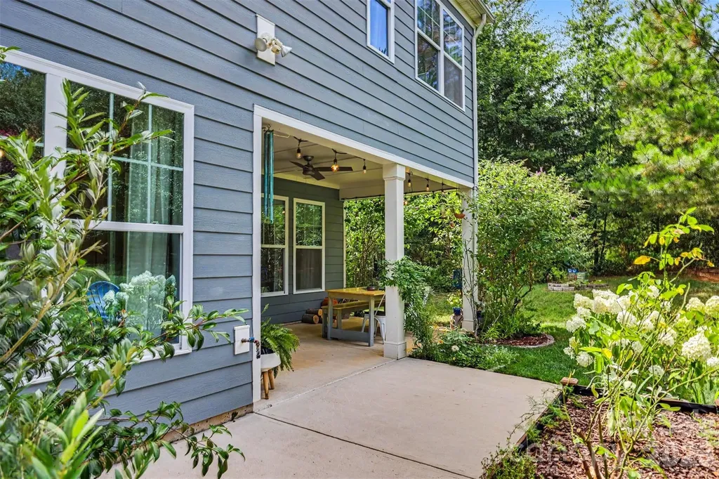 9014 Manor Oak Court Charlotte NC 28277
