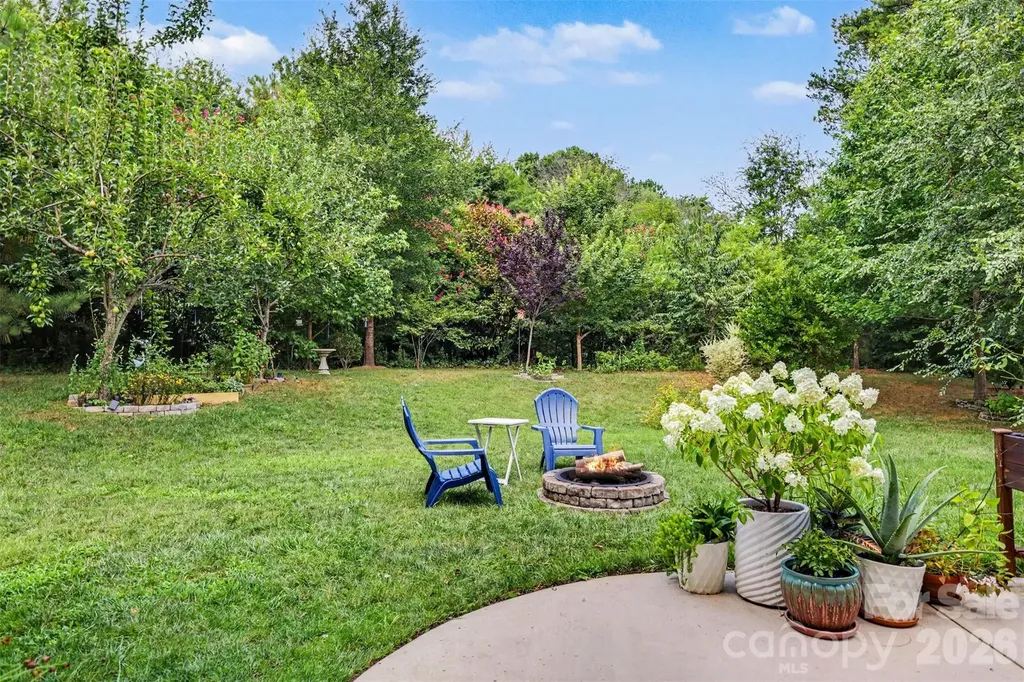 9014 Manor Oak Court Charlotte NC 28277