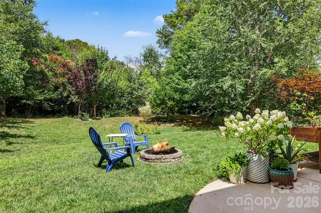 9014 Manor Oak Court Charlotte NC 28277
