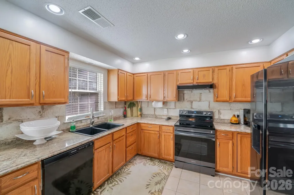 6101 Skyline Drive Charlotte NC 28269