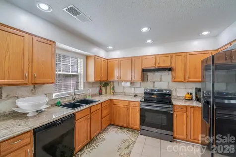 6101 Skyline Drive Charlotte NC 28269