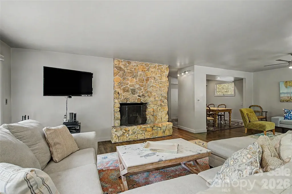 797 Merrills Cove Road Asheville NC 28803