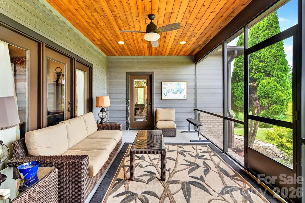 362 Captains Drive Nebo NC 28761