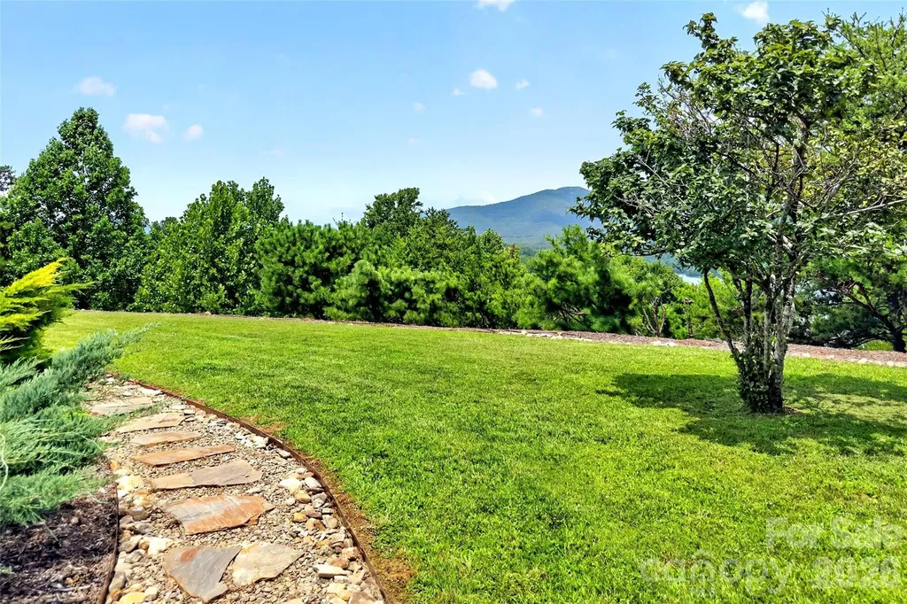 362 Captains Drive Nebo NC 28761