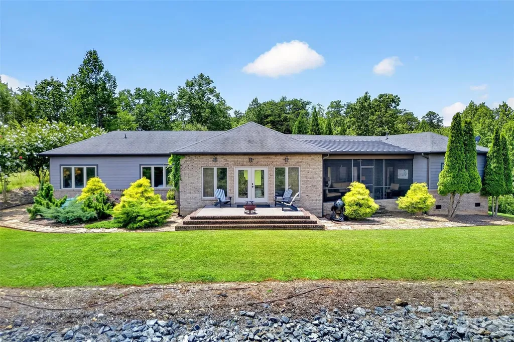 362 Captains Drive Nebo NC 28761
