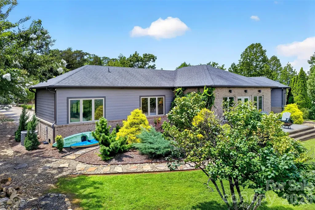 362 Captains Drive Nebo NC 28761