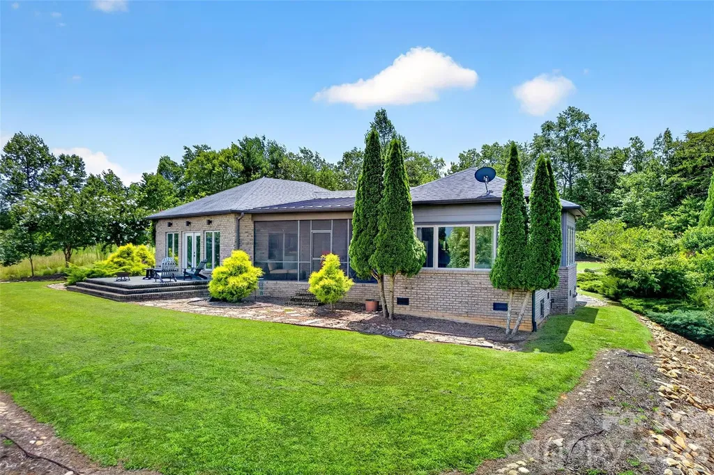 362 Captains Drive Nebo NC 28761