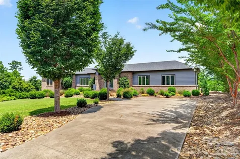 362 Captains Drive Nebo NC 28761