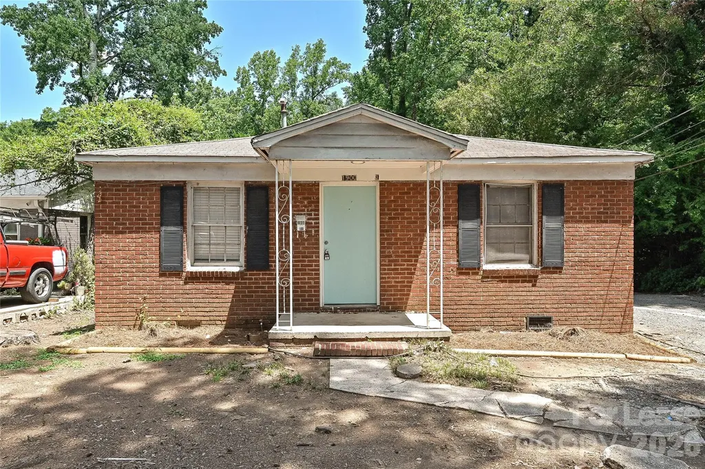 1900 Lasalle Street Charlotte NC 28216