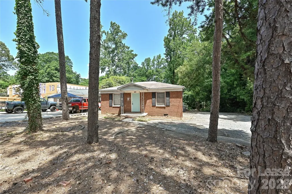 1900 Lasalle Street Charlotte NC 28216