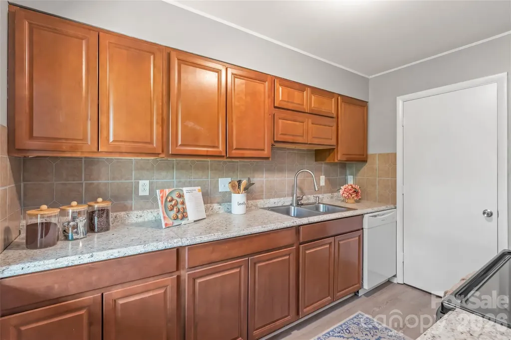 9156 Black Heath Circle Charlotte NC 28214