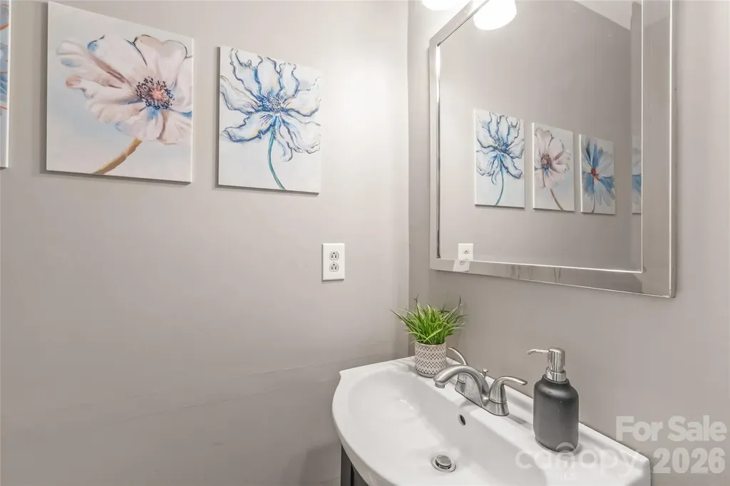 9156 Black Heath Circle Charlotte NC 28214